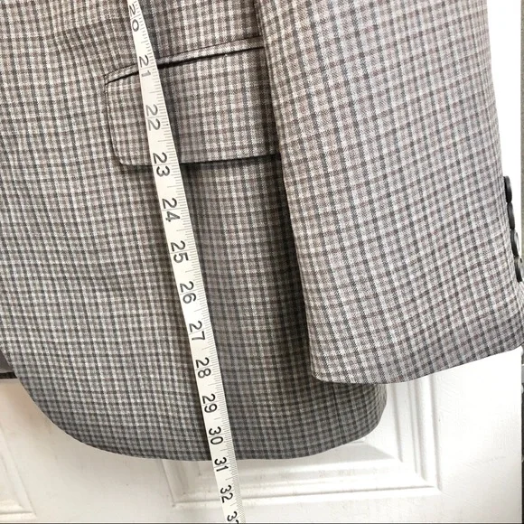 Hart Schafner Marx mens’ plaid suit jacket. - Picture 12 of 12